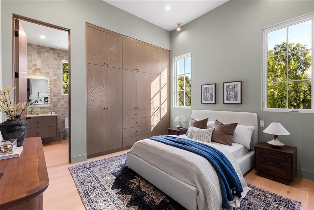 19026 Sprague Street, Tarzana, California 91356 home-pic-35